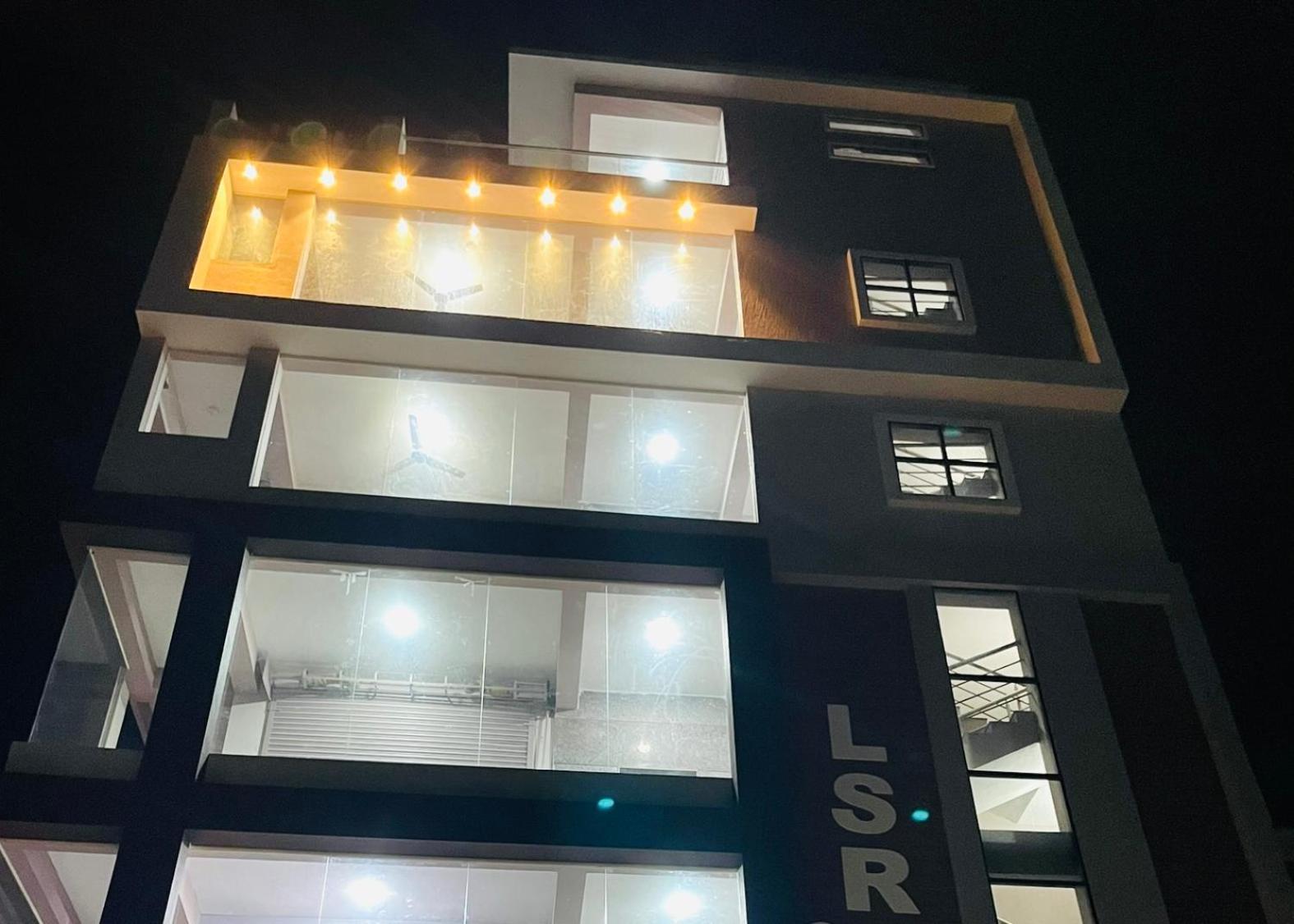 Pearl Stays, Tirupati - Very Convenient For The People Coming From Bangalore And Chennai - You Can Skip City Traffic While Reaching Any Temple In Tirupati - Covered Parking - 24Hrs Front Desk And Hot Water - Free Wifi - Flexible Checkin-In Check-Out Экстерьер фото